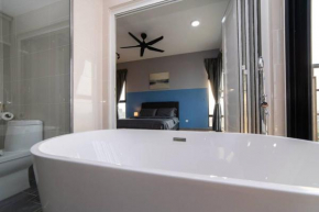 Midvalley Indigo Sky 3BR Mosaic Southkey w bathtub by Our Stay
